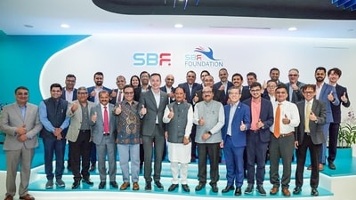 Chhattisgarh Chief Minister Vishnu Deo Sai poses for a group photo with business leaders from more than 15 global companies, including TCS, SMBC, Tolaram Group, Agrocorp, Indian Ocean Group, and Blue Aqua, during the CEO Roundtable in Singapore on Tuesday. (ANI) Chhattisgarh Chief Minister Vishnu Deo Sai poses for a group photo with business leaders from more than 15 global companies, including TCS, SMBC, Tolaram Group, Agrocorp, Indian Ocean Group, and Blue Aqua, during the CEO Roundtable in Singapore on Tuesday. (ANI)