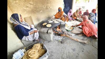 Government Primary School, Moti Nagar, is also facing difficulties because of the delayed payments. (HT File)