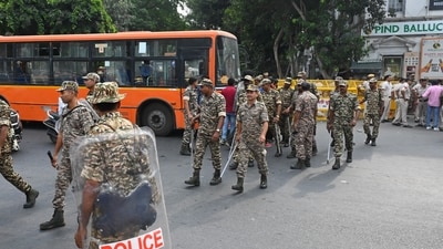 Heavy Security barricade all around the roads of Jantar Mantar in view of protest call against CEC Gyanesh Kumar (Vipin KUmar/Hindustan Times)