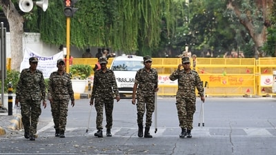 Heavy security barricades are all around the roads of Jantar Mantar in view of a protest call by AISA and CJP against CEC Gyanesh Kumar in New Delhi. (Vipin Kumar/ Hindustan Times)