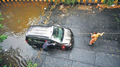 The vehicle stalled in the Sector 96 underpass beneath the Mahamaya Flyover in Noida, on Monday. (Sunil Ghosh / HT Photo) The vehicle stalled in the Sector 96 underpass beneath the Mahamaya Flyover in Noida, on Monday. (Sunil Ghosh / HT Photo)