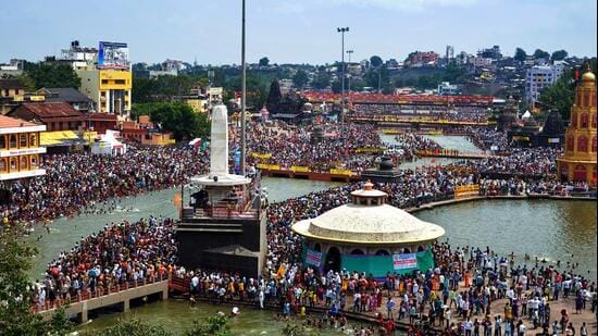The delegation warned of an agitation if the proposed diversion goes ahead and suggested using other dams in Nashik for the Kumbh Mela. (HT )