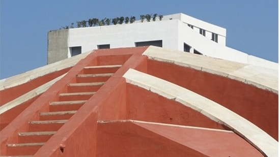 The Jantar Mantar in Delhi was built by Sawai Jai Singh II, the king of Amer and one of the Mughal empire’s most important allies, on the orders of Emperor Muhammad Shah (1702-1748 CE), popularly known as “Rangeela” for his indulgence in arts, wine and music.