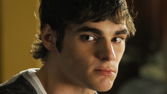 RJ Mitte, who played Walt Jr. on Breaking Bad, appeared in a 2007 episode of Hannah Montana.