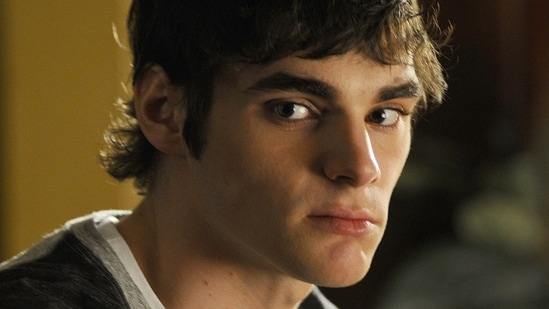 Breaking Bad star RJ Mitte dies at 34