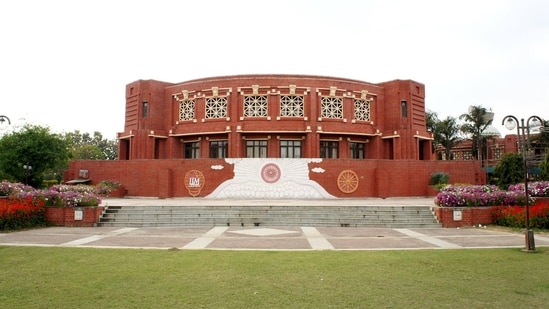 IIM Lucknow launches MBA in Family Business course for next-gen business leaders