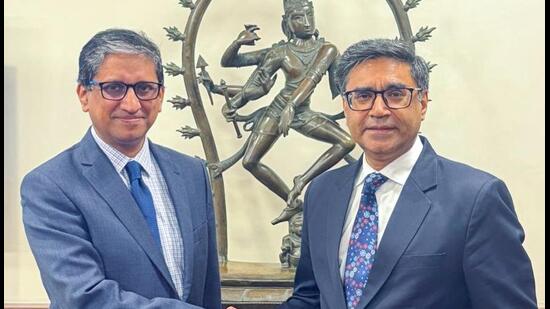 New Delhi, Oct 07 (ANI): Bangladesh High Commissioner Riaz Hamidullah pays a farewell call on the Foreign Secretary of India, Vikram Misri, in New Delhi on Tuesday. (@bdhc_delhi X/ANI Photo) (@bdhc_delhi)