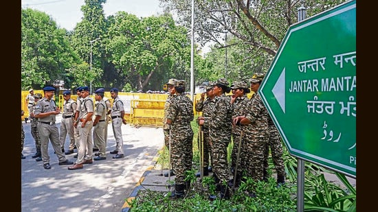 The Delhi Police released the order of denotifying Jantar Mantar as a site of protest. (HT)