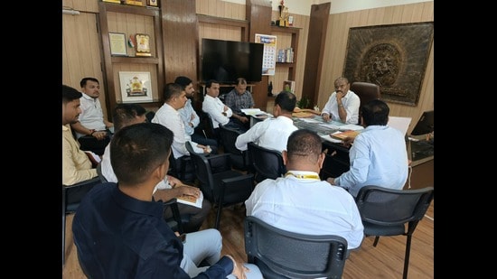 The meeting was attended by Rajesh Bankar, chief engineer (roads); and superintending engineers Abhijit Ambekar and Ajay Wayse, along with representatives of MNGL and Dinesh Engineers; officials said. (HT)