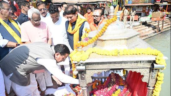 The religious ceremony was held ahead of the state cabinet meeting in Haridwar, which will be conducted in the Mela Control Building. (X/pushkardhami)