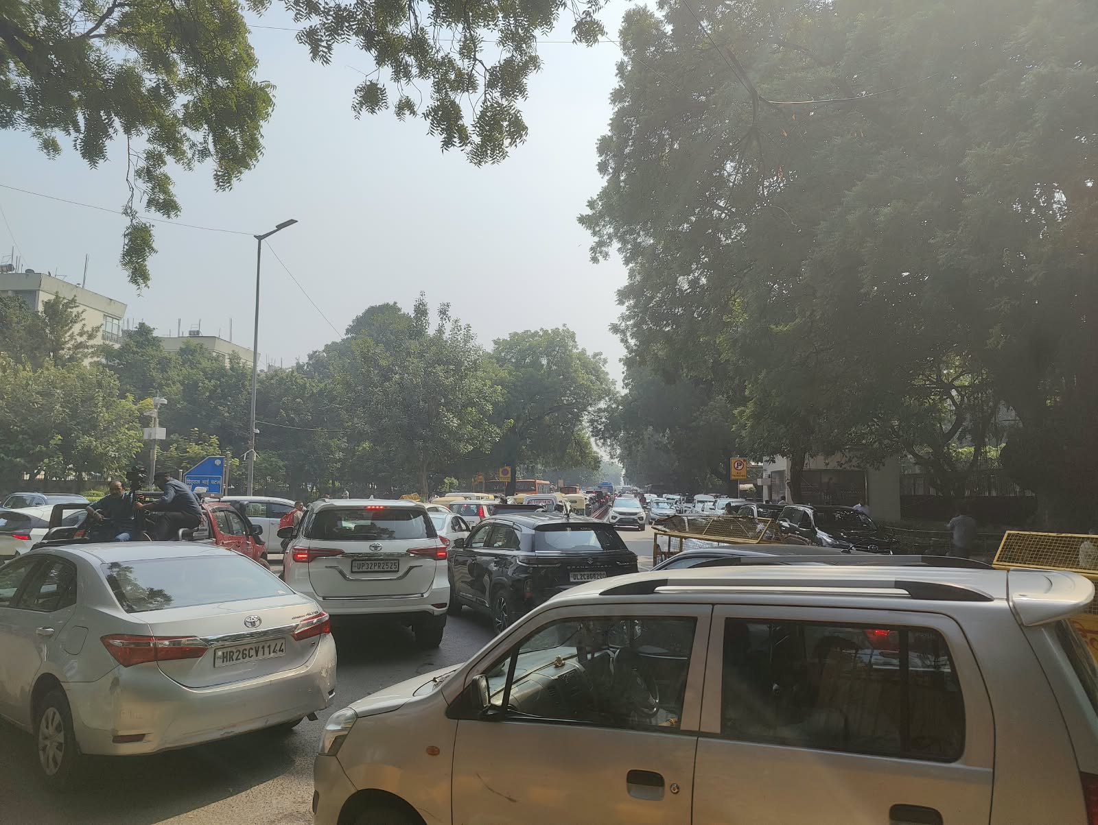 Road near Construction Club witnesses traffic. (Image: HT/Hemani Bhandari)