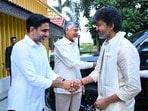 <p>అనంతరం మంత్రులు నారాయణ, నిమ్మల రామానాయుడు, ఎంపీ మాగుంట శ్రీనివాసరెడ్డిలను విజయ్‌కి చంద్రబాబు పరిచయం చేశారు.</p>