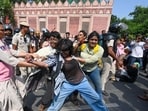 On Saturday, hundreds of protesters who were not allowed to gather at Jantar Mantar took shelter at Bangla Sahib gurdwara.