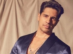 পায়ে গুরুতর চোট পেয়েছেন সিদ্ধার্থ