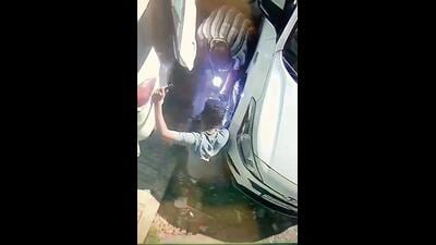 A CCTV grab of the accused stealing the tyres of Monday night. (HT)