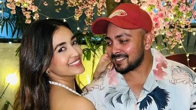 ফের একসঙ্গে পৃথ্বী শ ও আকৃতি আগরওয়াল, আবার কাছাকাছি দু’জনে। ফের একসঙ্গে পৃথ্বী শ ও আকৃতি আগরওয়াল, আবার কাছাকাছি দু’জনে।