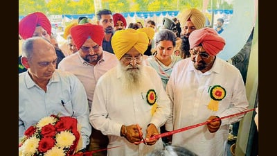 Punjab agriculture and farmers welfare minister Gurmeet Singh Khudian during the inauguration in Mohali on Tuesday. (HT photo) Punjab agriculture and farmers welfare minister Gurmeet Singh Khudian during the inauguration in Mohali on Tuesday. (HT photo)