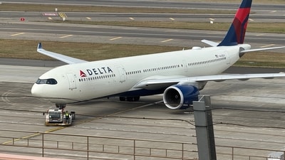 Delta flight bomb threat: Plane arriving from New York evacuated after landing at Tel Aviv airport (Pexel - representational image) Delta flight bomb threat: Plane arriving from New York evacuated after landing at Tel Aviv airport (Pexel - representational image)