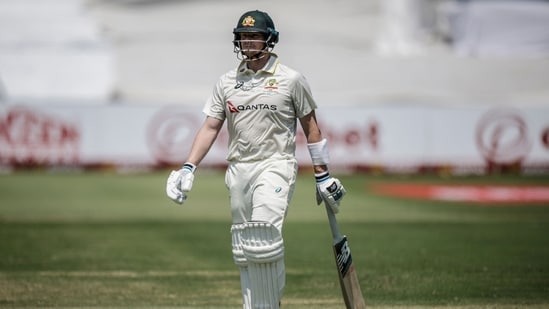 Steve Smith to be assessed for concussion. 