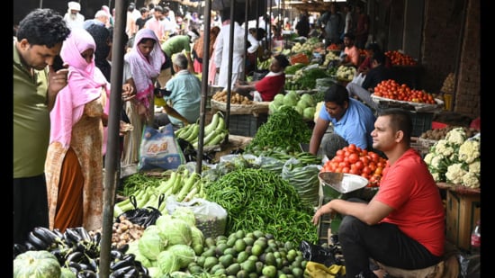 Crop-specific supply constraints are adding to the pressure on vegetables. (HT PHOTO/Representative)