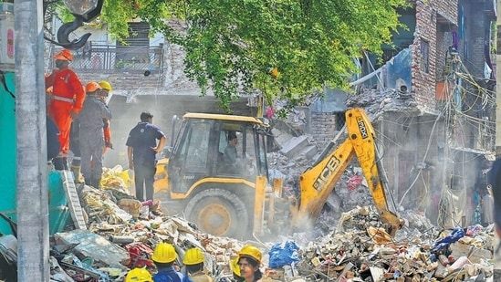 The building collapsed at New Seemapuri. (HT_PRINT)