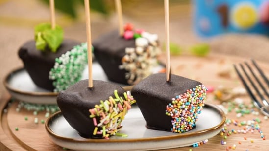 Ranveer Brar shares simple steps to make choco bar ice cream at home.