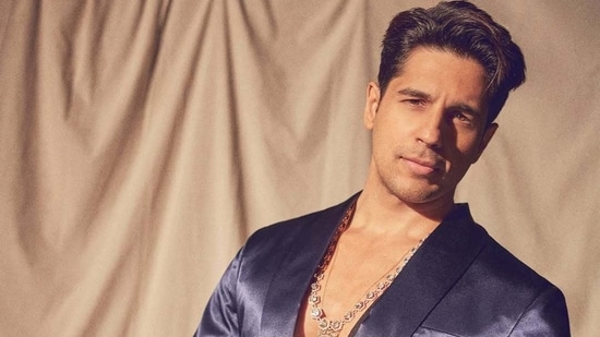 Sidharth Malhotra breaks his leg.