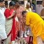 ‘বার বার আসুন, এই বাংলা আপনার!’ লেখিকার সামনে করজোরে মুখ্যমন্ত্রী, শুভেন্দুর সৌজন্যে মুগ্ধ তসলিমা!