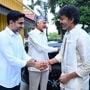 <p>అనంతరం మంత్రులు నారాయణ, నిమ్మల రామానాయుడు, ఎంపీ మాగుంట శ్రీనివాసరెడ్డిలను విజయ్‌కి చంద్రబాబు పరిచయం చేశారు.</p>