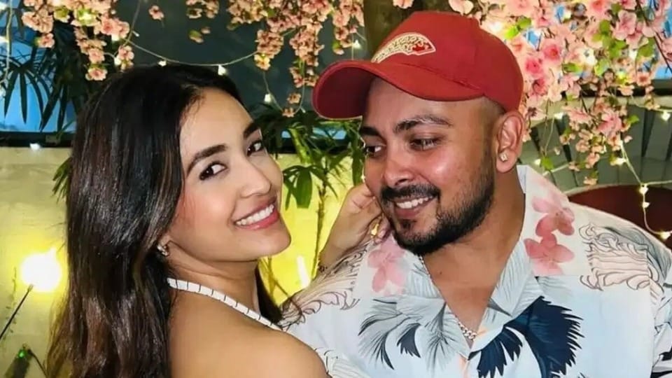 ফের একসঙ্গে পৃথ্বী শ ও আকৃতি আগরওয়াল, আবার কাছাকাছি দু’জনে।