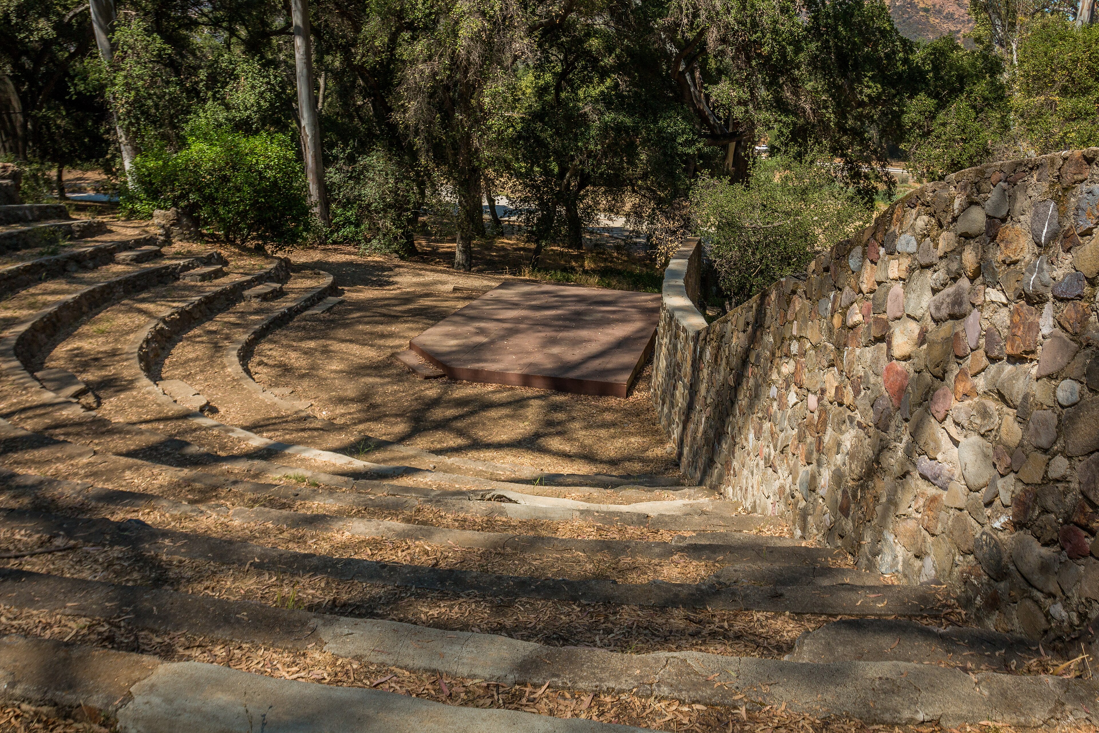 Peter Strauss Ranch’s oaks shade a landscape that has served as a private retreat, a popular recreation park, and a residence. Protected as part of the Santa Monica Mountains National Recreation Area, the site retains historic features and provides a setting for visitors and cultural events. (Wikimedia Commons)