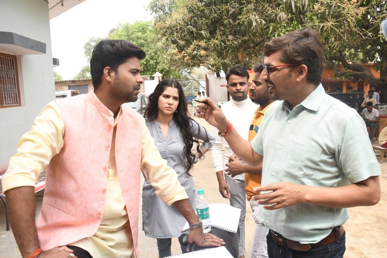 Anand Kumar Tiwari with lead actors during shoot in Lucknow Anand Kumar Tiwari with lead actors during shoot in Lucknow