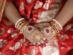 Here's why Bengali brides wear Shakha Pola after marriage.
