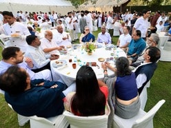 রাহুল গান্ধীর চা-চক্রে পরবর্তী পদক্ষেপ স্থির করলেন বিরোধীরা