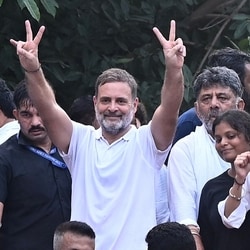 LOP in Loksabha Rahul Gandhi is headed to India Gate likely to protest against Chief Election Commissioner Gyanesh Kumar.