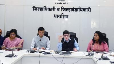 Dharashiv officials to stay overnight in drought-hit villages to assess problems Dharashiv officials to stay overnight in drought-hit villages to assess problems