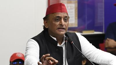 Samajwadi Party chief Akhilesh Yadav urged leaders and workers to remain alert at every booth and maintain strict discipline. (File)