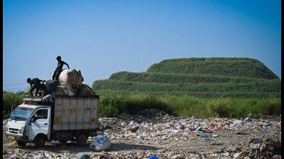 Since July 2025, approximately 59,173.9 metric tonnes of silt was dumped there, the affidavit said. (HT File Photo) Since July 2025, approximately 59,173.9 metric tonnes of silt was dumped there, the affidavit said. (HT File Photo)