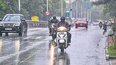 The ghat areas have been placed under a yellow alert for October 16 and 17, with light to moderate rainfall or thundershowers likely on October 18. (REPRESENTATIVE PHOTO) The ghat areas have been placed under a yellow alert for October 16 and 17, with light to moderate rainfall or thundershowers likely on October 18. (REPRESENTATIVE PHOTO)