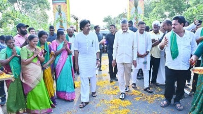 <p>సమావేశం ముగిసిన అనంతరం జనసేన ఎమ్మెల్యే బొలిశెట్టి శ్రీనివాస్ మీడియాతో మాట్లాడుతూ భేటీకి సంబంధించిన వివరాలను వెల్లడించారు. రాబోయే స్థానిక ఎన్నికల్లో తెలుగుదేశం, జనసేన, భారతీయ జనతా పార్టీలు కూటమిగానే పోటీ చేస్తాయని పునరుద్ఘాటించారు.</p> <p>సమావేశం ముగిసిన అనంతరం జనసేన ఎమ్మెల్యే బొలిశెట్టి శ్రీనివాస్ మీడియాతో మాట్లాడుతూ భేటీకి సంబంధించిన వివరాలను వెల్లడించారు. రాబోయే స్థానిక ఎన్నికల్లో తెలుగుదేశం, జనసేన, భారతీయ జనతా పార్టీలు కూటమిగానే పోటీ చేస్తాయని పునరుద్ఘాటించారు.</p>