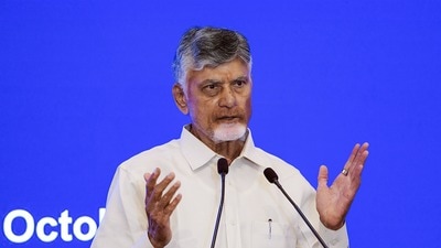 <p>ఇదిలా ఉండగా జనసేన నేతలతో చర్చలు ముగిసిన వెంటనే సీఎం చంద్రబాబు బీజేపీ ముఖ్య నేతలతో కూడా సమావేశమై స్థానిక ఎన్నికల్లో భాగస్వామ్యంపై చర్చలు జరిపారు. ఎన్నికల నోటిఫికేషన్ వెలువడటంతో ఎన్డీయే కూటమి శ్రేణులు క్షేత్రస్థాయిలో ప్రచారానికి సమాయత్తమవుతున్నాయి.</p> <p>ఇదిలా ఉండగా జనసేన నేతలతో చర్చలు ముగిసిన వెంటనే సీఎం చంద్రబాబు బీజేపీ ముఖ్య నేతలతో కూడా సమావేశమై స్థానిక ఎన్నికల్లో భాగస్వామ్యంపై చర్చలు జరిపారు. ఎన్నికల నోటిఫికేషన్ వెలువడటంతో ఎన్డీయే కూటమి శ్రేణులు క్షేత్రస్థాయిలో ప్రచారానికి సమాయత్తమవుతున్నాయి.</p>