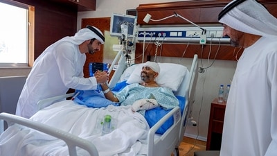 Dubai Crown Prince and UAE Deputy Prime Minister Hamdan bin Mohammed Al Maktoum inquires about the health of Captain Smit Machchhar on October 3. (@HamdanMohammed X)