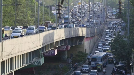 The redevelopment will cover the stretch from Ashram to the Badarpur border, with work including bridges, intersections, drainage and road upgrades. (HT Archive)