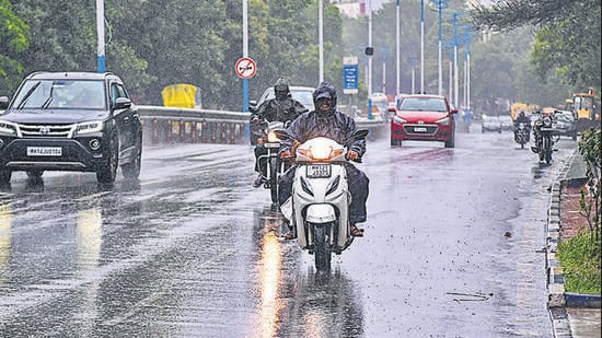 The ghat areas have been placed under a yellow alert for October 16 and 17, with light to moderate rainfall or thundershowers likely on October 18. (REPRESENTATIVE PHOTO)