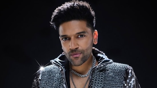 Guru Randhawa announces Delhi concert after haitus of 3 years.