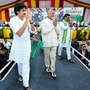 <p>ఆంధ్రప్రదేశ్‌లో స్థానిక సంస్థల ఎన్నికల సన్నాహాలు వేగవంతమయ్యాయి. ఈ ఎన్నికల్లో అనుసరించాల్సిన వ్యూహం, సీట్ల కేటాయింపు, అభ్యర్థుల ఎంపికపై ముఖ్యమంత్రి నారా చంద్రబాబు నాయుడితో జనసేన పార్టీ ప్రతినిధి బృందం నిర్వహించిన కీలక సమావేశం ముగిసింది. అమరావతిలో జరిగిన ఈ భేటీలో పొత్తులు, క్షేత్రస్థాయి బలాబలాలు, సీట్ల పంపిణీకి సంబంధించిన పలు అంశాలపై ఇరు పార్టీల నేతలు సుదీర్ఘంగా చర్చించారు.</p>