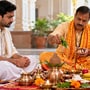 పూజకు ముందు స్నానం చేసినా మళ్లీ నీళ్లు ఎందుకు చల్లుతారు? అసలు కారణం ఇదే!