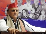 SP chief Akhilesh Yadav addresses a press conference at the party headquarters in Lucknow. (HT)