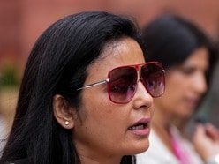মুখ্যসচিবের মানহানির মামলায় মহুয়া মৈত্রকে বড় নির্দেশ আলিপুর আদালতের