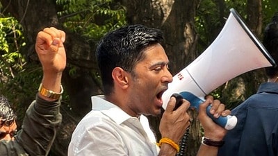 অভিষেকের জরুরি শুনানির আর্জি খারিজ কলকাতা হাই কোর্টে (@AITCofficial X) অভিষেকের জরুরি শুনানির আর্জি খারিজ কলকাতা হাই কোর্টে (@AITCofficial X)
